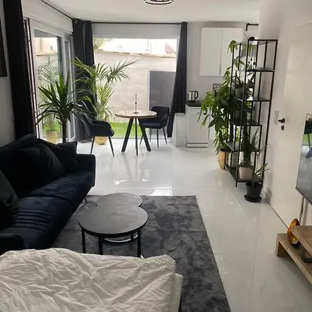 Stilvolle 1-zimmer Mit Terasse Nahe Therme Und Prezero Arena Apartament Sinsheim