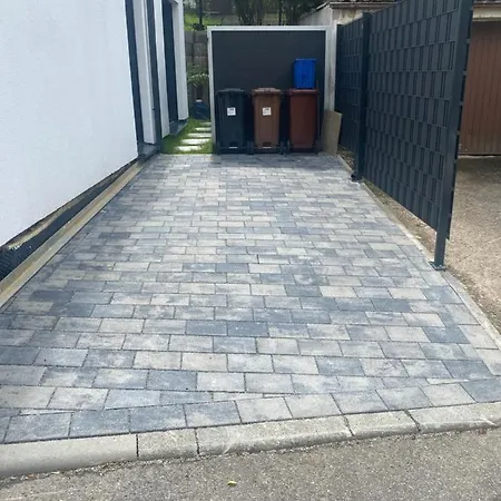 Stilvolle 1-zimmer Mit Terasse Nahe Therme Und Prezero Arena Sinsheim